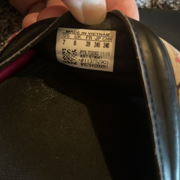 Adidas Adilette Women’s slides black with floral - Picture 7 of 7